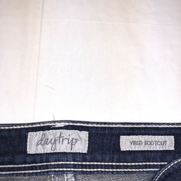 Daytrip Virgo bootcut women's 25R denim blue jeans Buckle whiskered 5 pocket - Picture 14 of 16